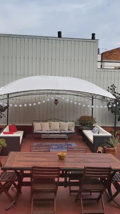 Small Room In Sants With Huge Terrace Barcelona Exterior foto
