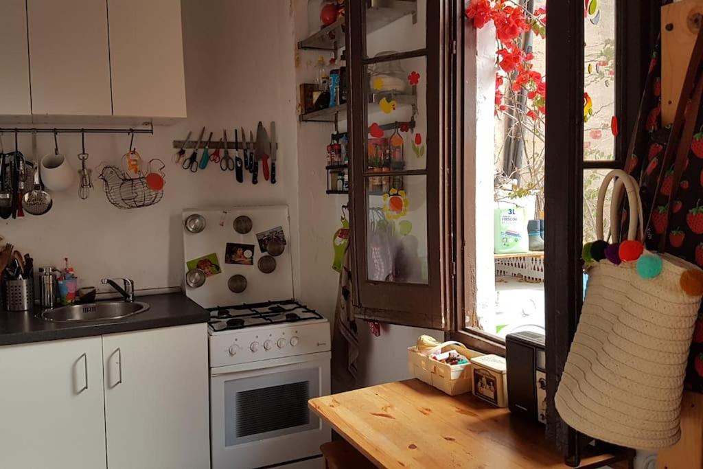 Small Room In Sants With Huge Terrace Barcelona Exterior foto